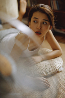 这个青年有点怪