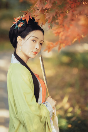 莫日红