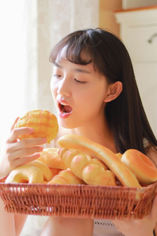 全世界都想让我爱你