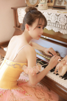 这姑娘真好看